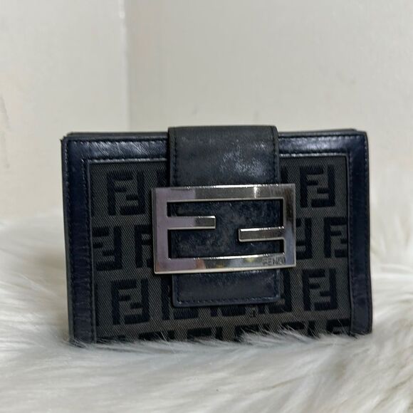 COPY - 💯Authentic Fendi Short Wallet 🍀 - Picture 1 of 15
